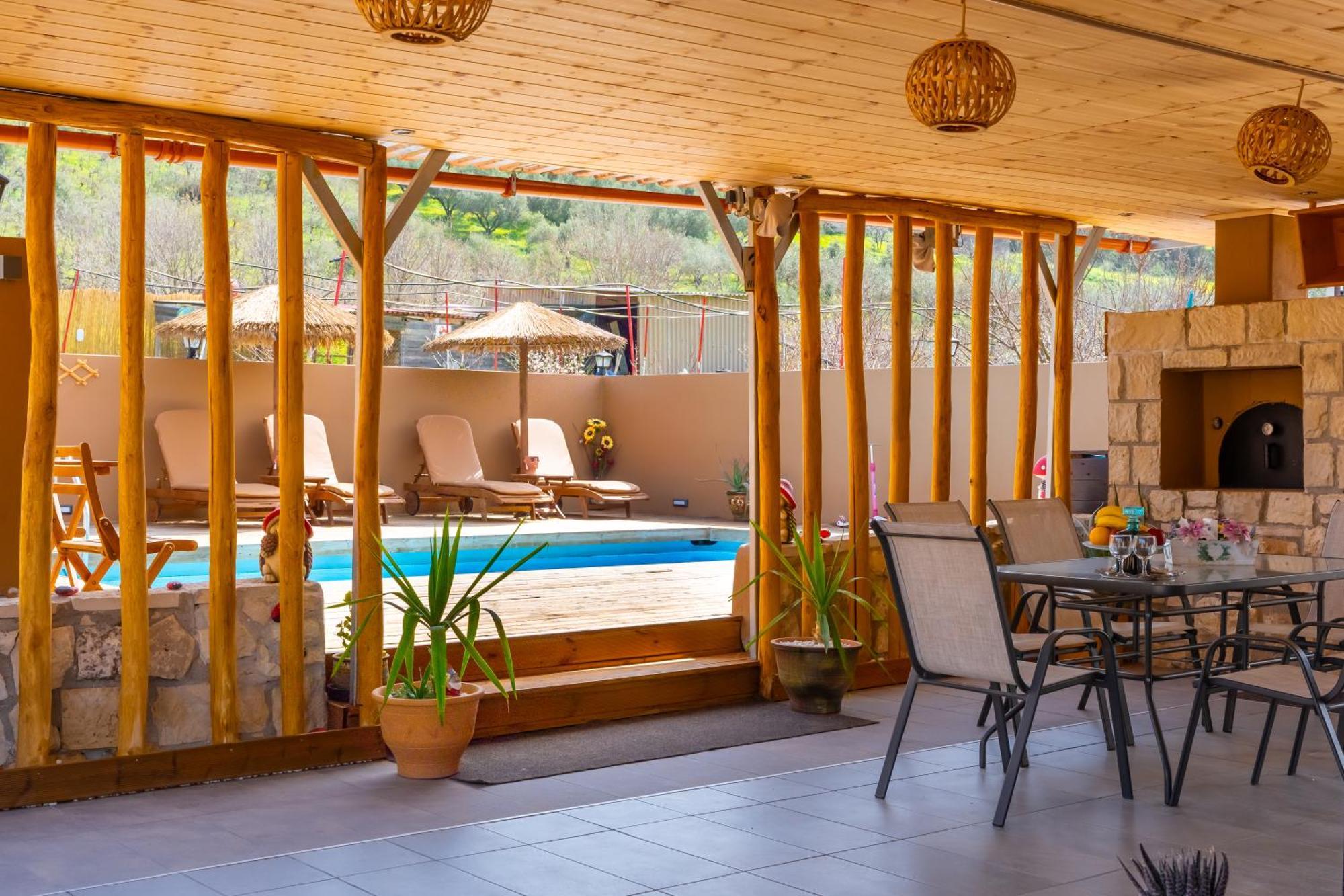 Countryhouse Villa With Pool & Private Parking イラクリオン エクステリア 写真