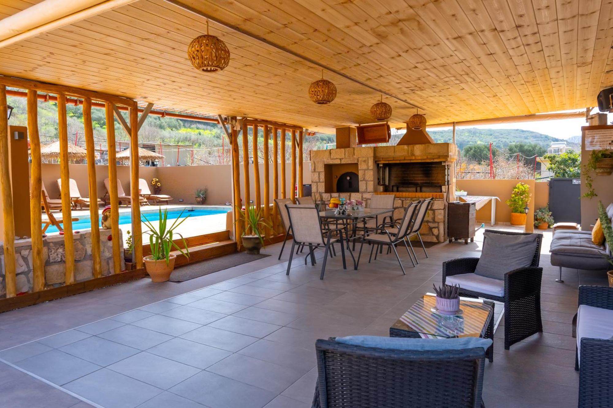 Countryhouse Villa With Pool & Private Parking イラクリオン エクステリア 写真